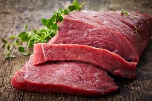 В образце мяса говядины охлажденной выявлено превышение микроорганизмов